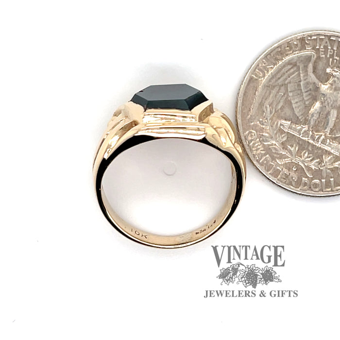 Bloodstone 10ky gold signet ring scale