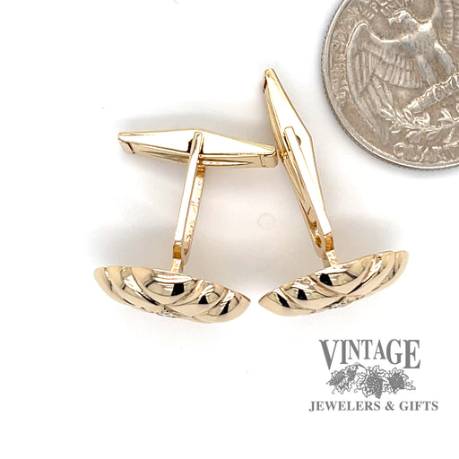 Checkered pattern 14ky gold and diamond oval cuff links top