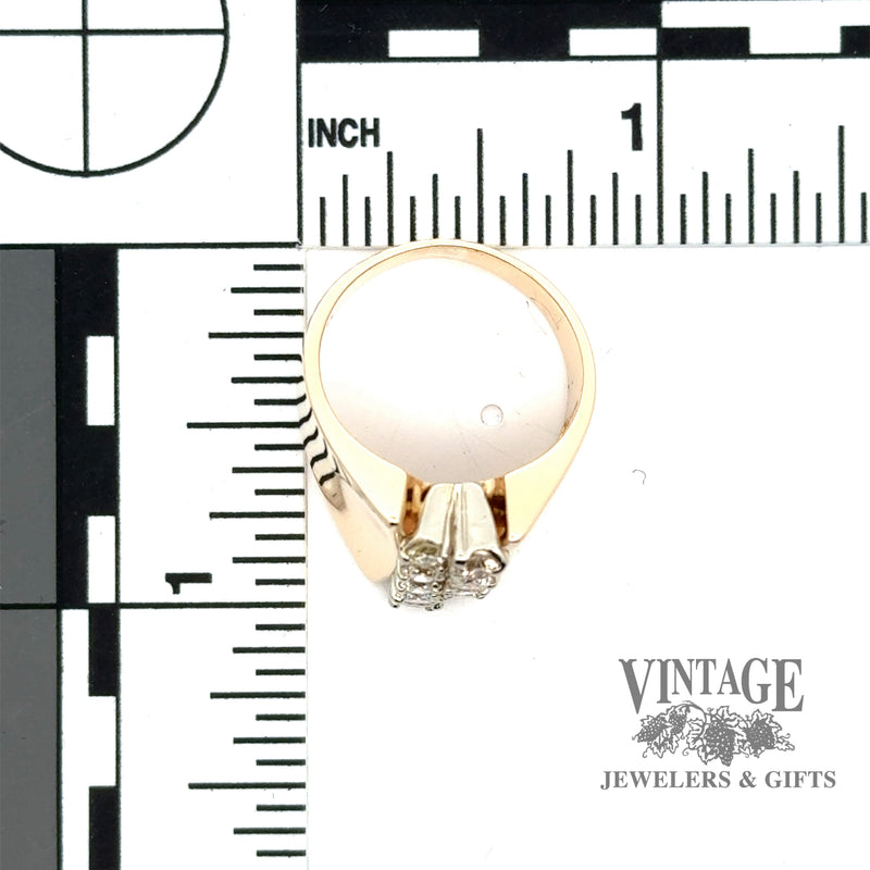 14ky gold 1ct Diamond cluster tapered ring with scale