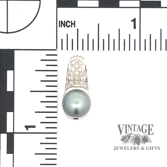 14k white gold and grey pearl pendant with diamond accents scale