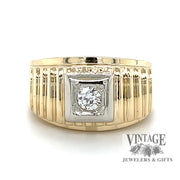 Ribbed 14k gold illusion diamond solitaire