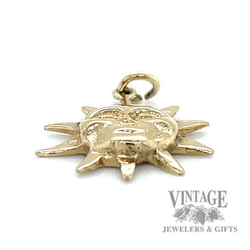 Smiling sun 14k gold pendant front side