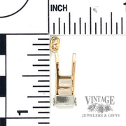 Dolly 18k gold pendant size and scale 