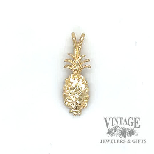 Pineapple 14k gold pendant front