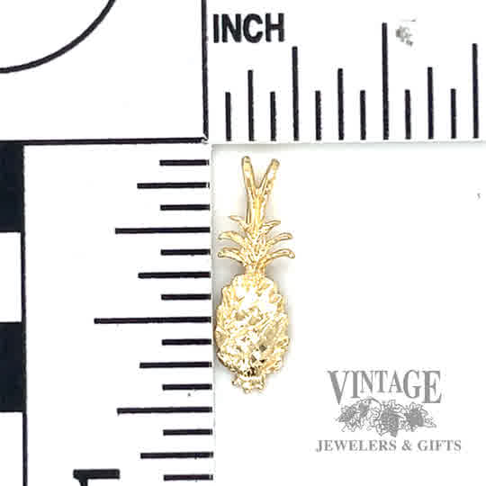 Pineapple 14k gold pendant size and scale