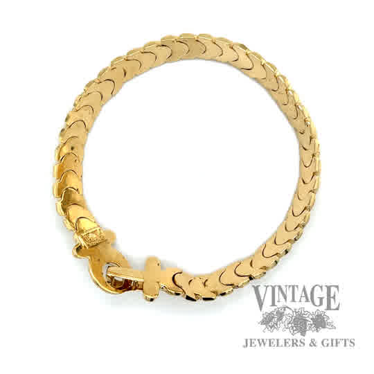 7.75" Chevron link 14k gold bracelet round
