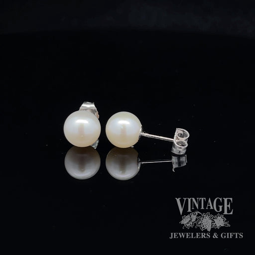 7 mm white/cream color 14kw gold akoya pearl stud earrings