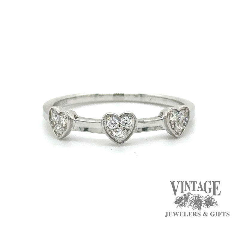 Diamond set heart pattern 14kw gold ring