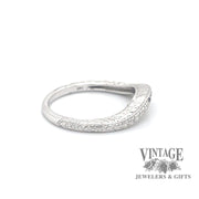 Curved 14kw gold sapphire hand engraved ring side