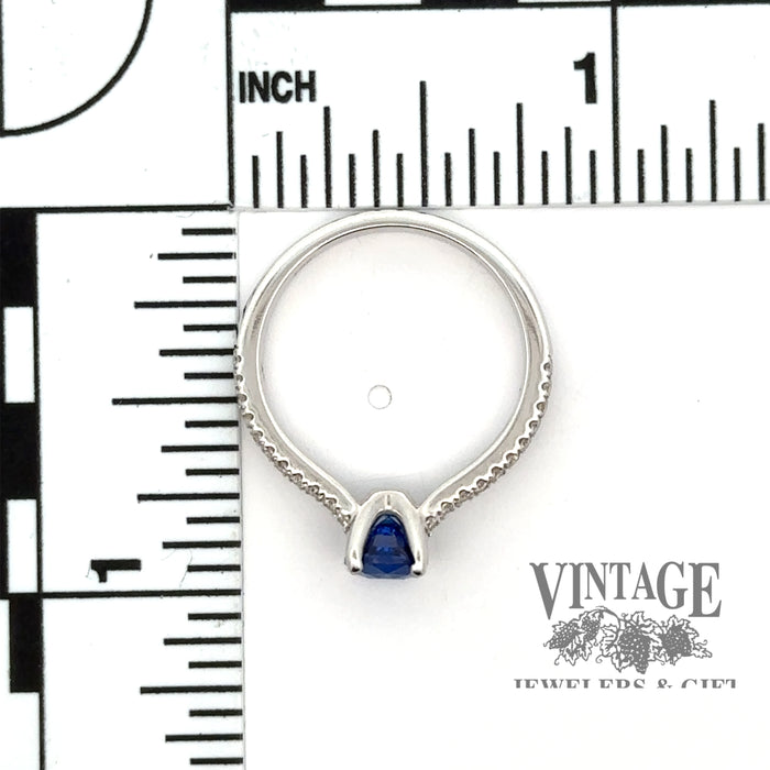 Blue sapphire and diamond 14kw gold ring scale