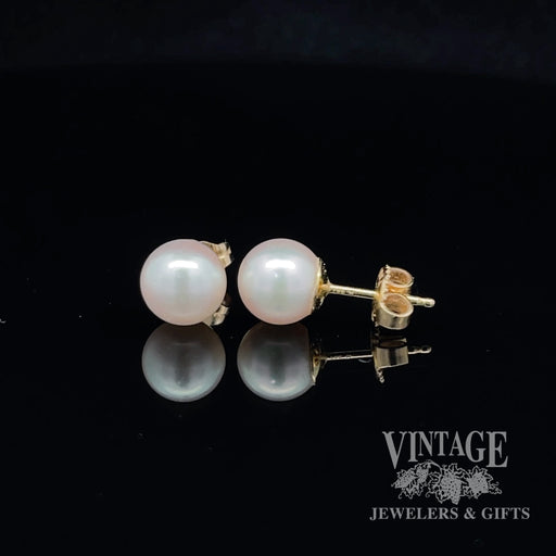 7.7 mm white/rose 18k gold akoya pearl stud earrings.