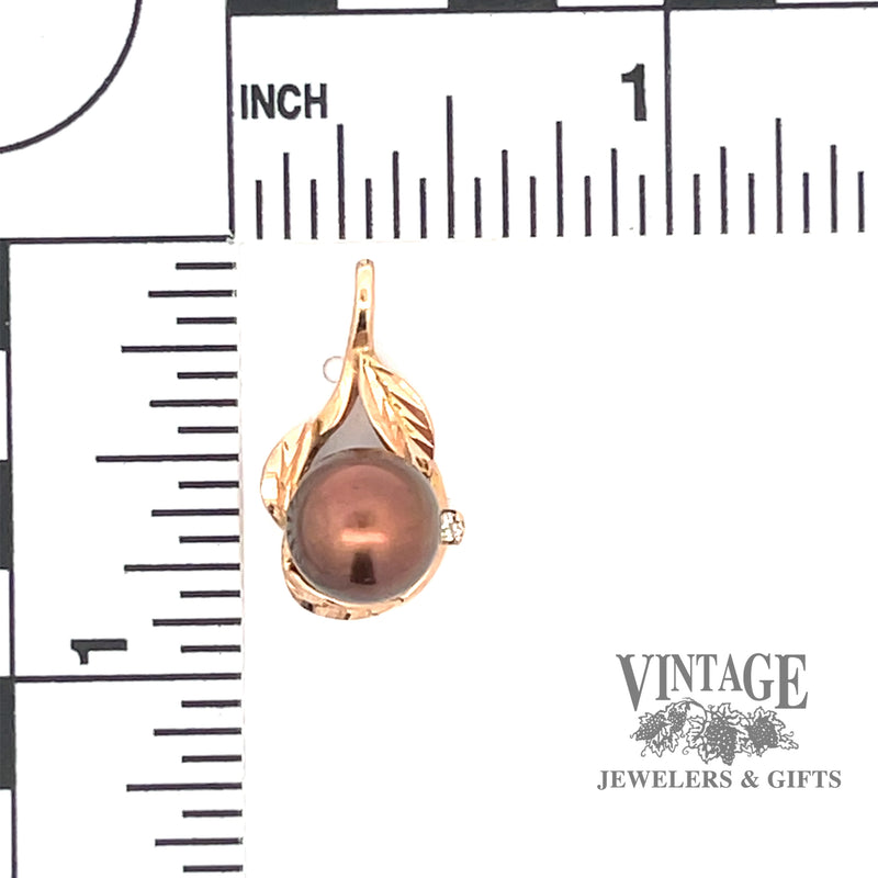 14k Rose Gold Pearl leaf pendant scale