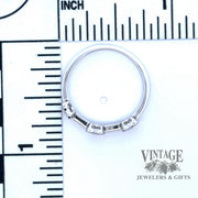 Diamond set heart pattern 14kw gold ring scale