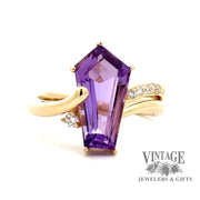 18 karat yellow gold coffin cut amethyst and diamond ring