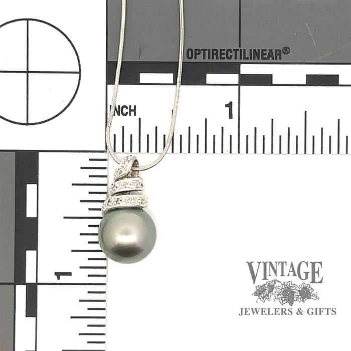 14k grey pearl and diamond pendant scale