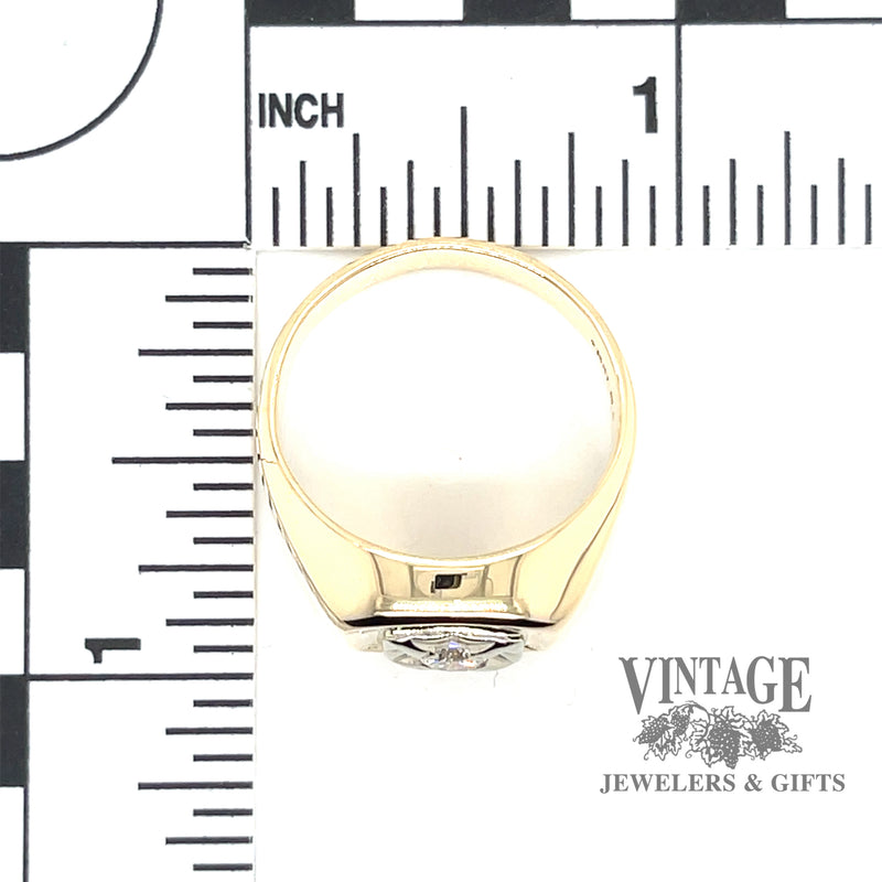 Diamond illusion head 14k gold signet ring scale