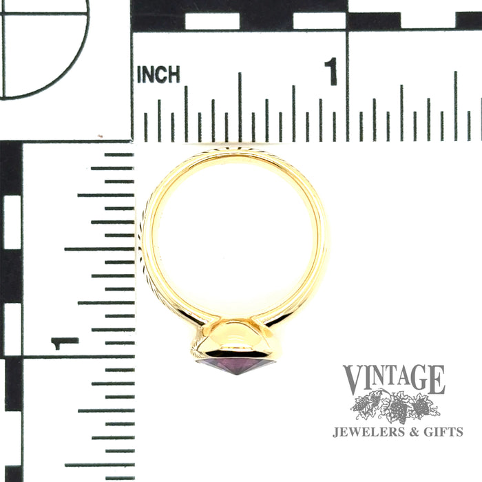 18ky gold fantasy cut amethyst ring with scale
