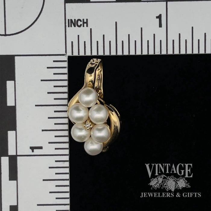 10k pearl cluster pendant with diamond accent scale