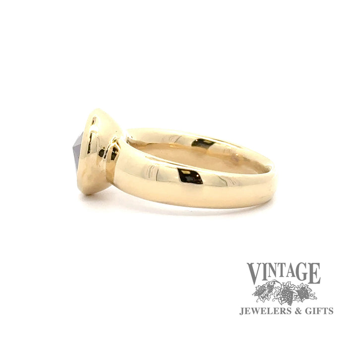 18ky gold fantasy cut amethyst ring, alternate side view