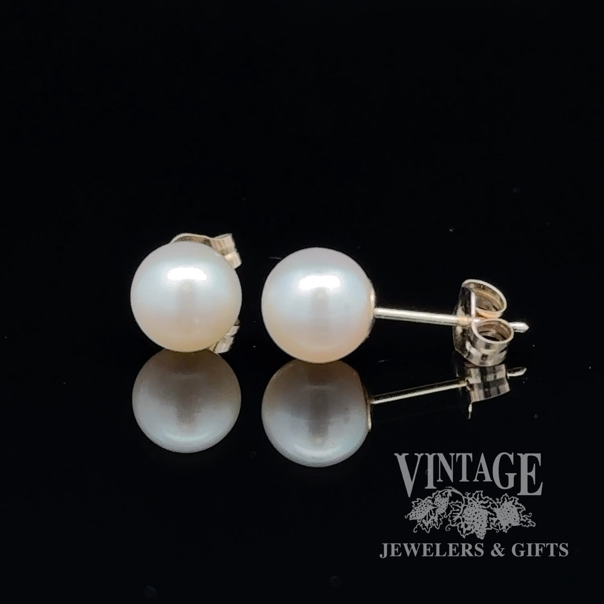 Vintage Saltwater Cultured Pearl Circle Screw back Earrings signed