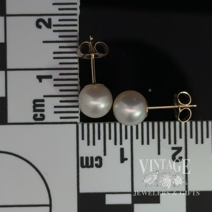 6.5 mm cultured white pearl 14ky gold stud earrings scale