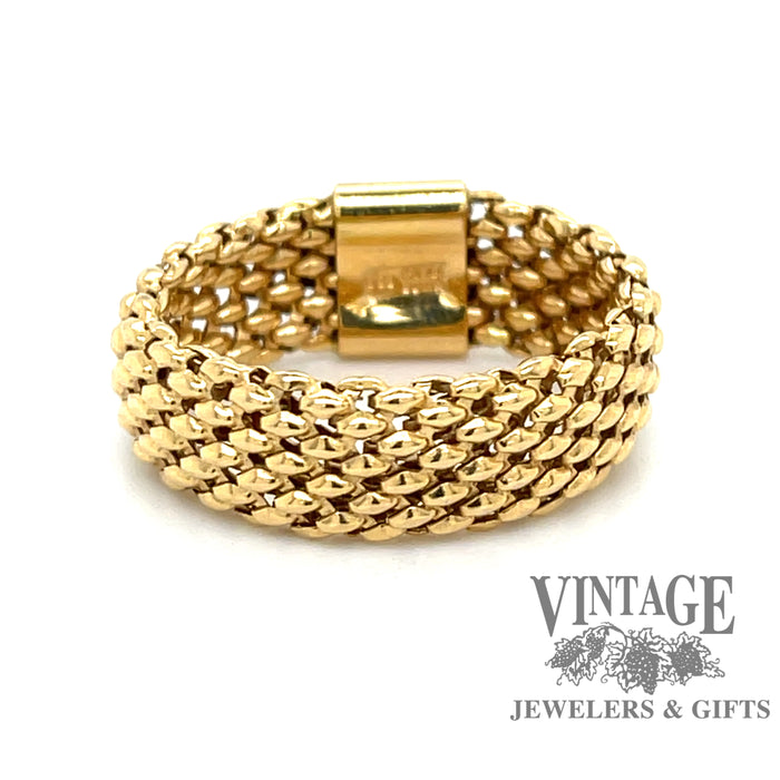 18 karat yellow gold intricate flexible chain-mesh band ring