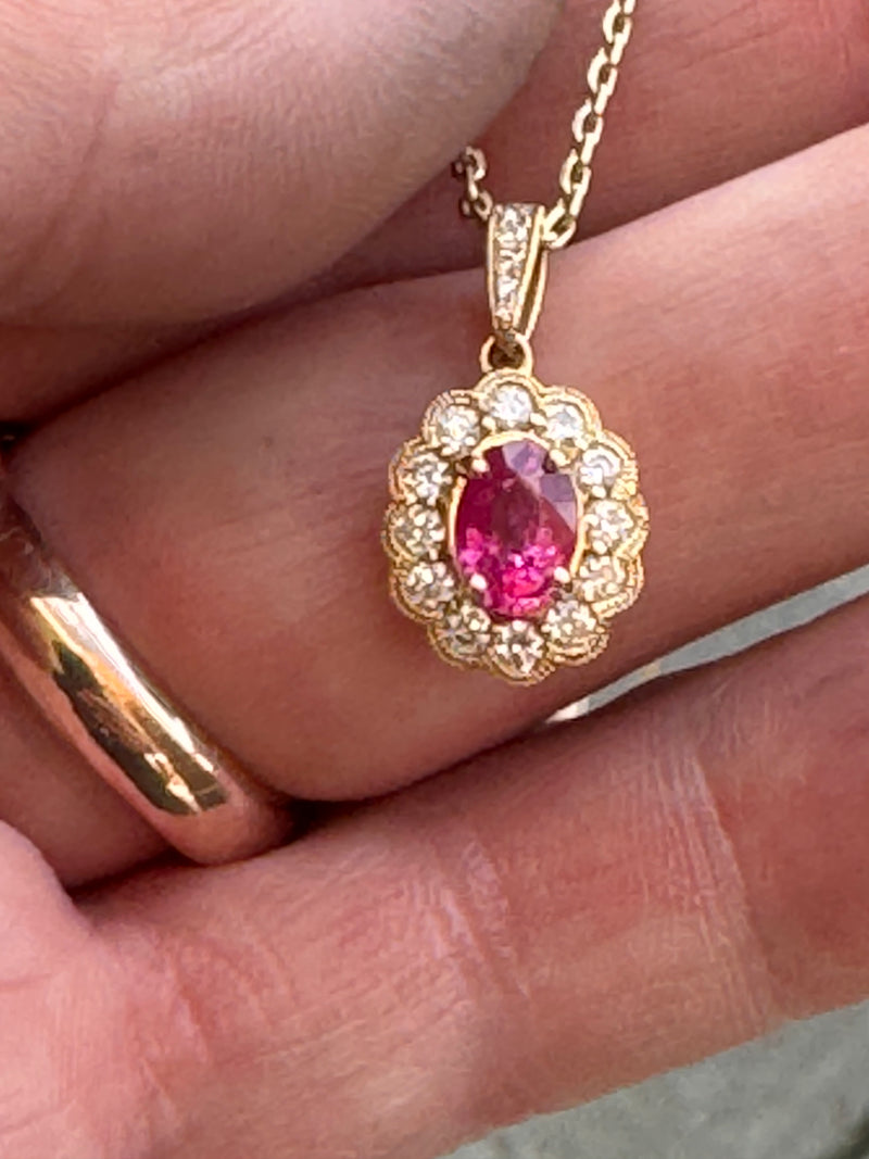 1.01ct Pink sapphire and diamond 18ky pendant