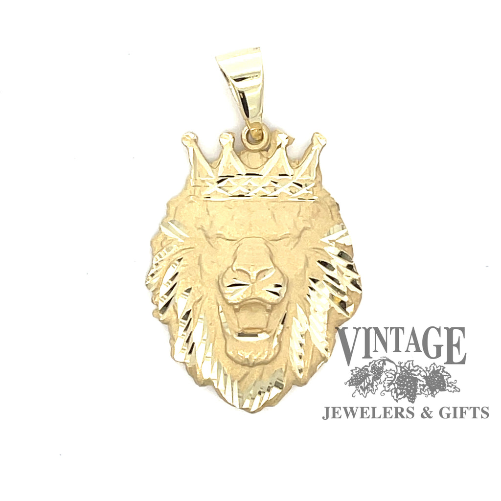 Lion with store crown pendant