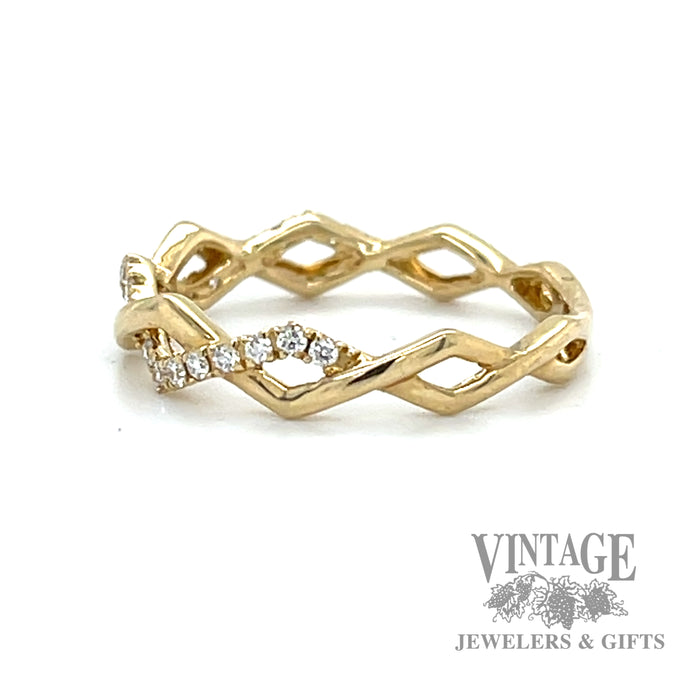 Side 14k yellow gold and diamond entwined ring band