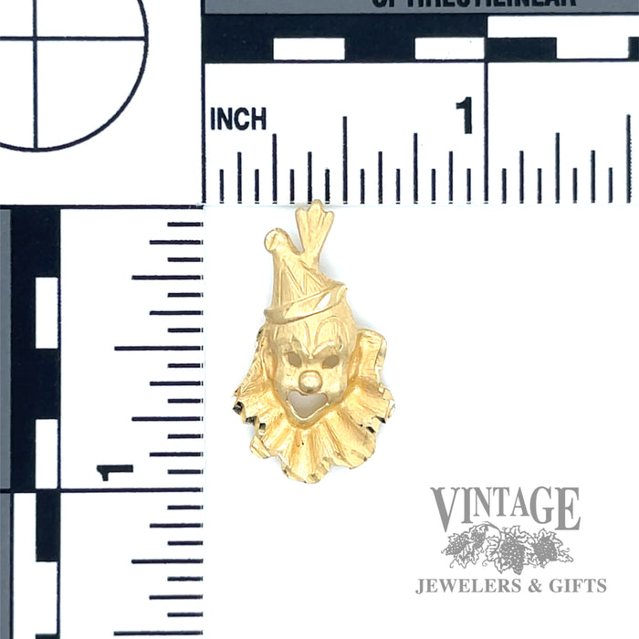 Clown yellow gold charm scale