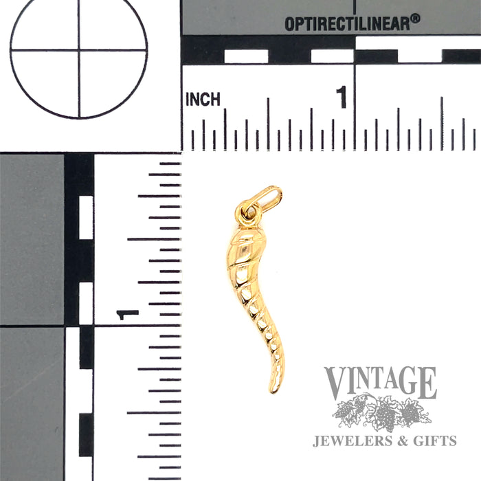 15k yellow gold twisted Italian horn charm scale