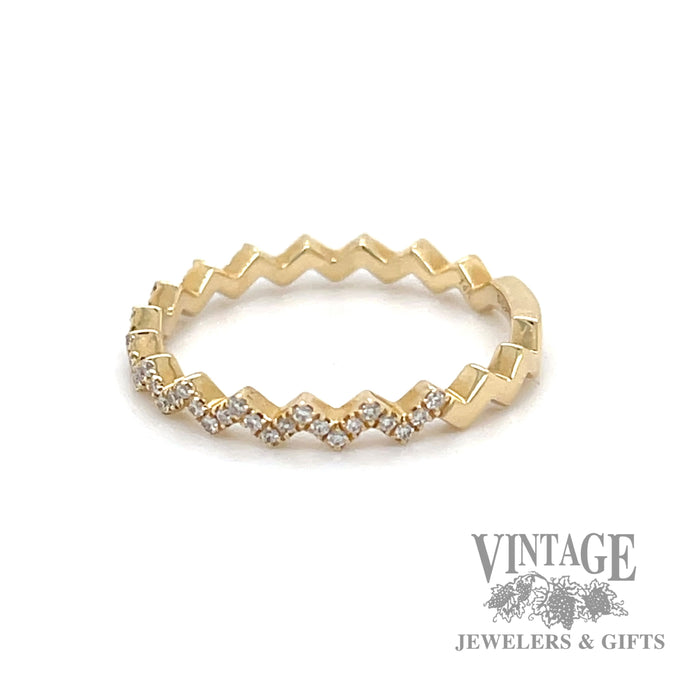 Zigzag 14k gold and diamond ring side 1