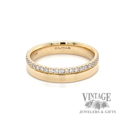 14k yellow gold ring band with diamond accent top border