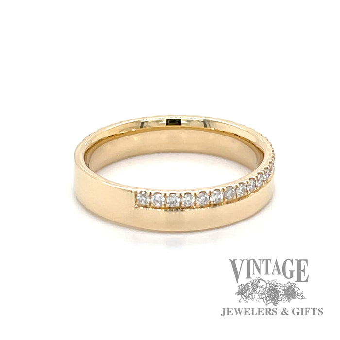 14k yellow gold ring band with diamond accent top border side2