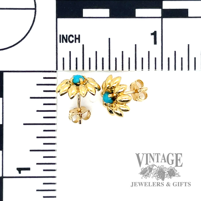 Turquoise, 18k yellow gold flower earring scale