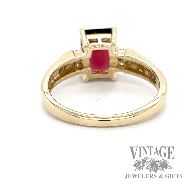 1.5ct garnet with diamond accents in 14k yellow gold ring bottom
