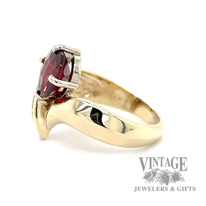 2.1 carat garnet with diamond accent freeform ring of 14k yellow gold side