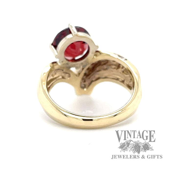 2.1 carat garnet with diamond accent freeform ring of 14k yellow gold bottom