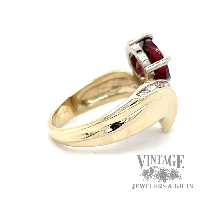 2.1 carat garnet with diamond accent freeform ring of 14k yellow gold side