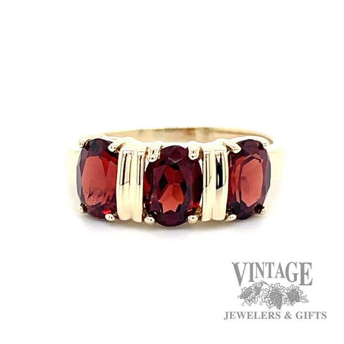 3 stone oval shaped garnet 10k gold ring