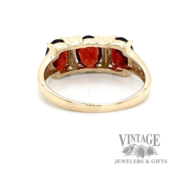 3 stone oval shaped garnet 10k gold ring