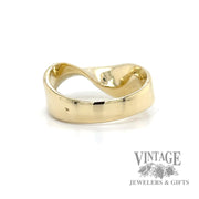 Freeform yellow gold band bottom