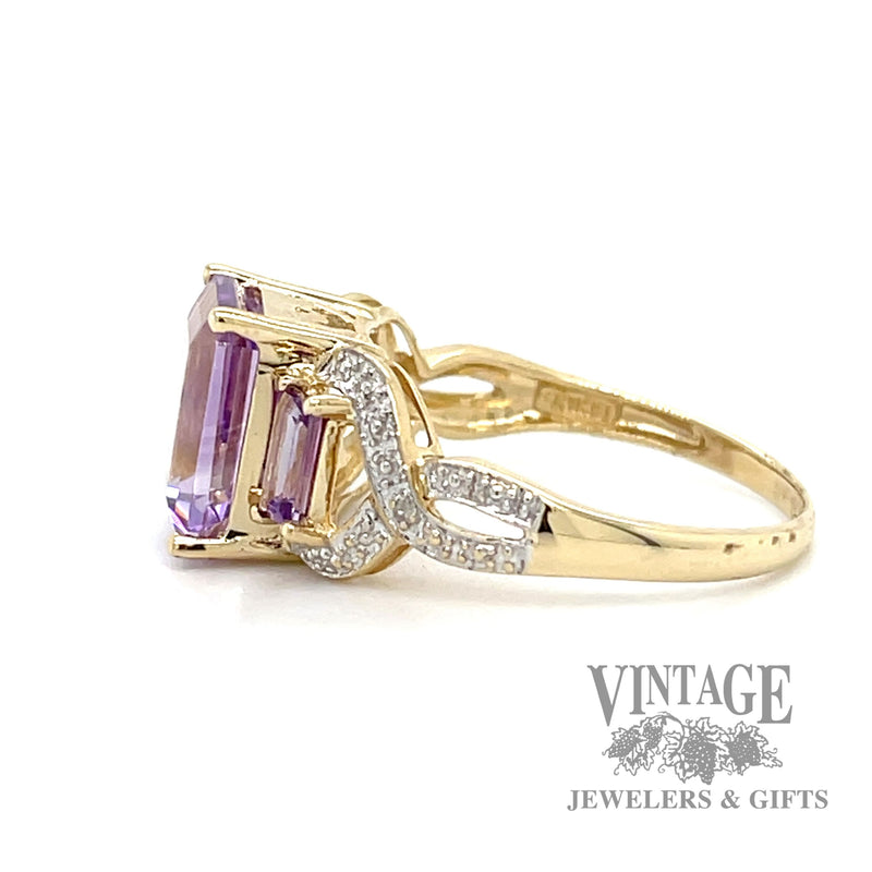 Amethyst 3-stone 10k gold ring side