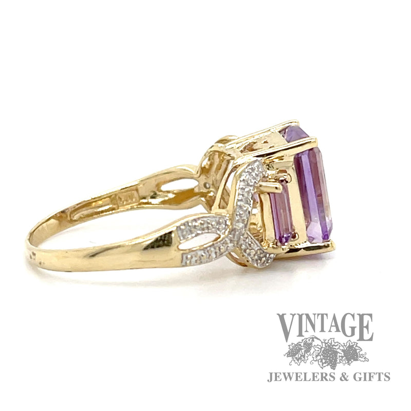 Amethyst 3-stone 10k gold ring side
