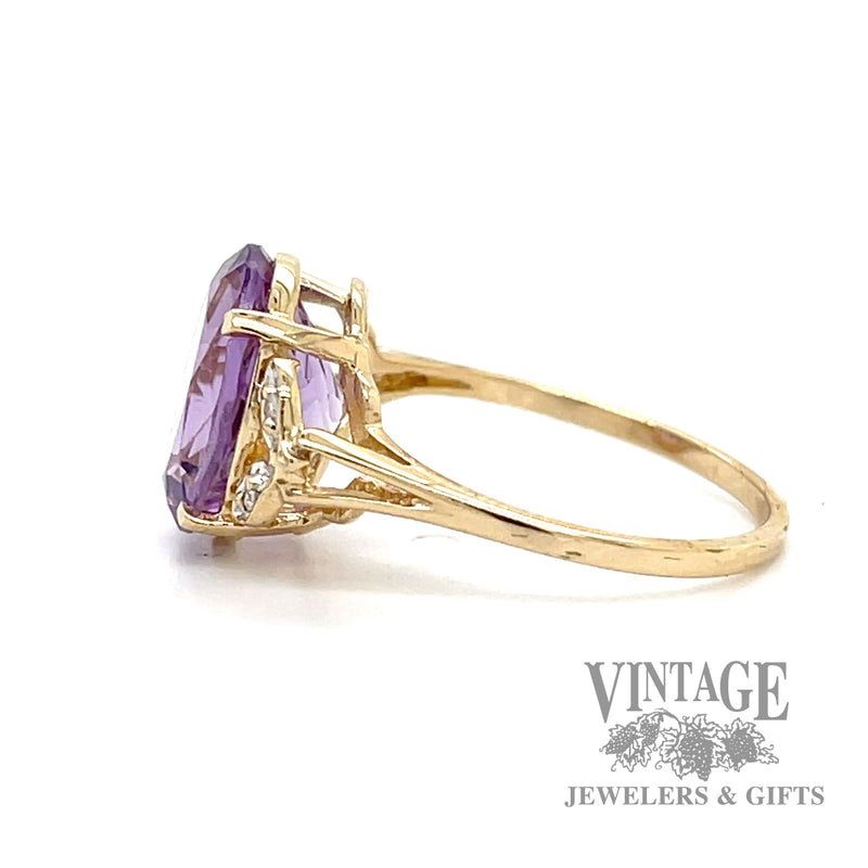 Amethyst and diamond accent 14k gold ring side1
