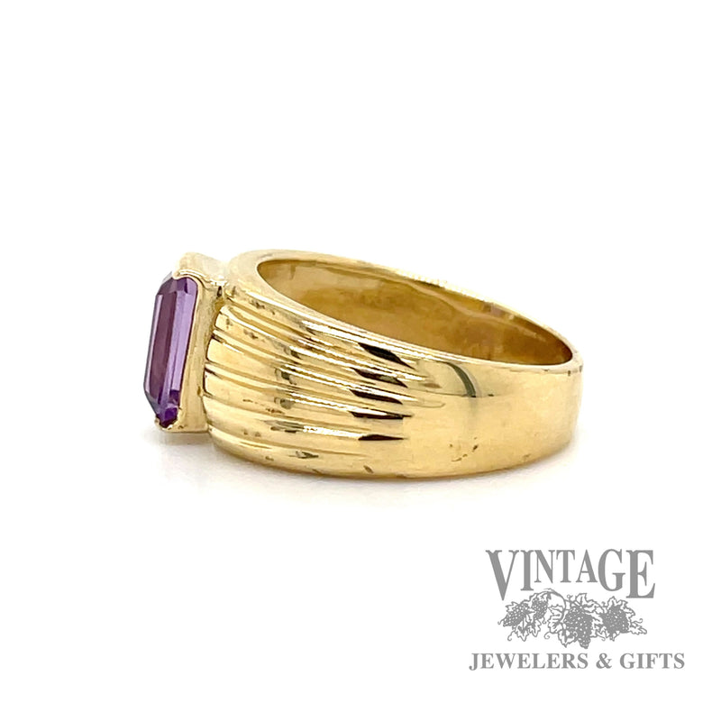 Baguette amethyst 18k gold solitaire ring