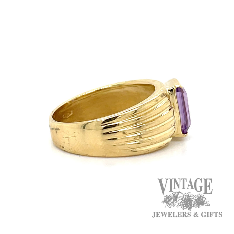 Baguette amethyst 18k gold solitaire ring