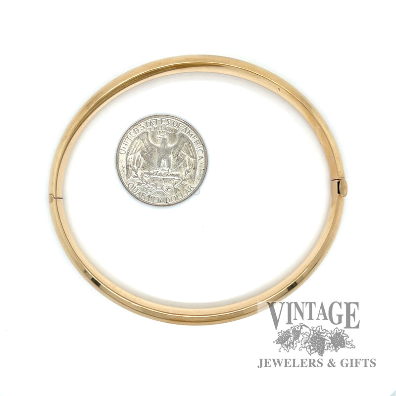 Polished 14k gold hinged bangle bracelet scale