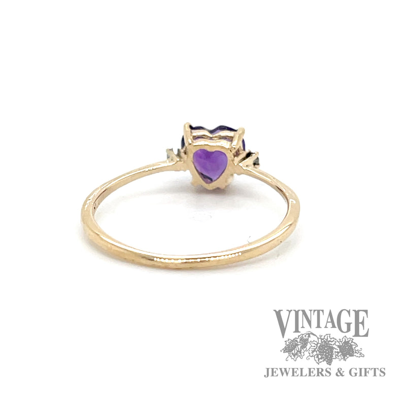 Heart shaped amethyst and diamond gold ring bottom