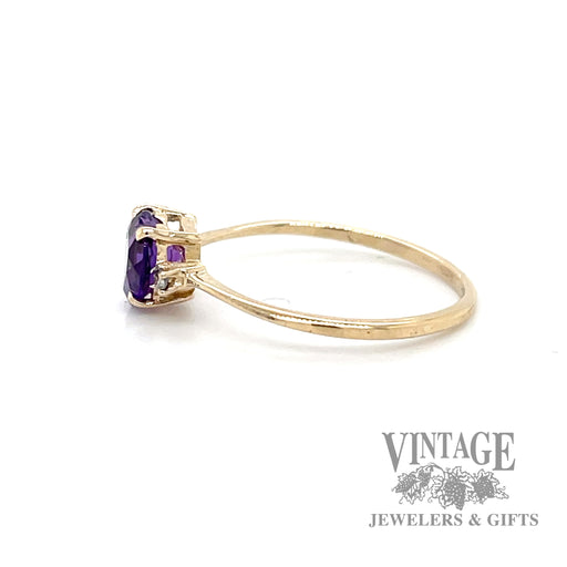 Heart shaped amethyst and diamond gold ring side1